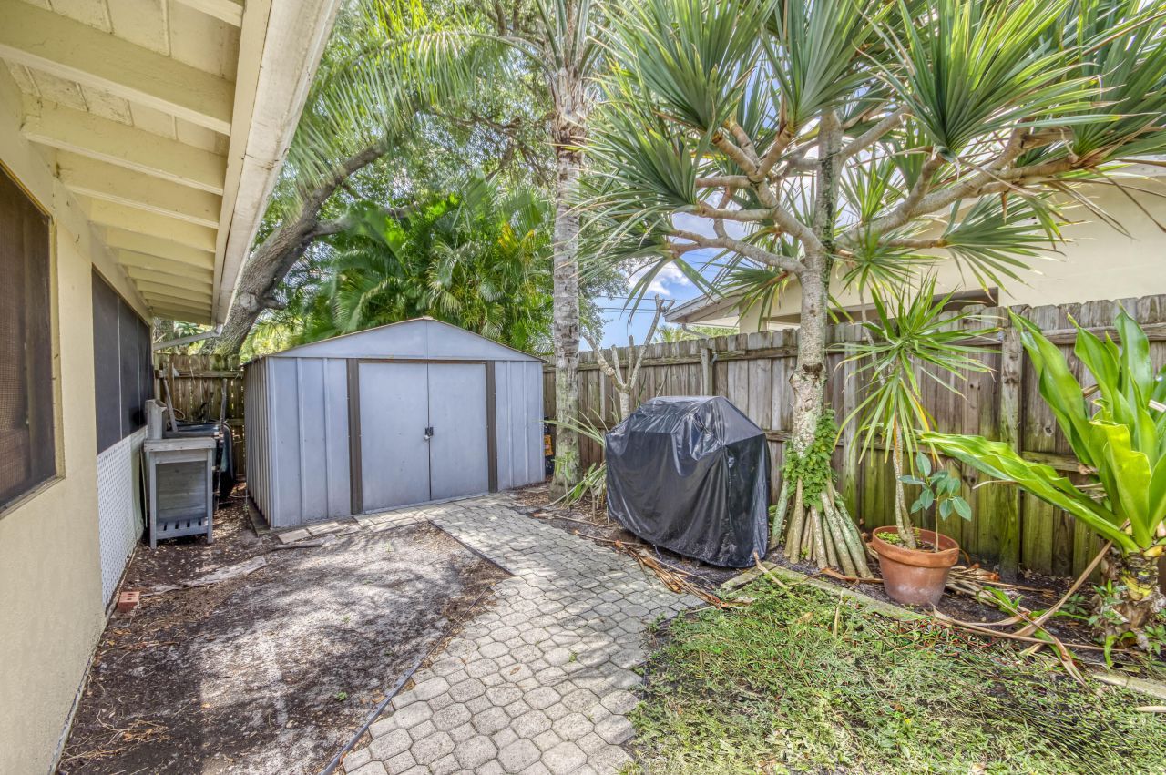 404 S Caloosahatchee Avenue, Jupiter, FL 33458 Photo