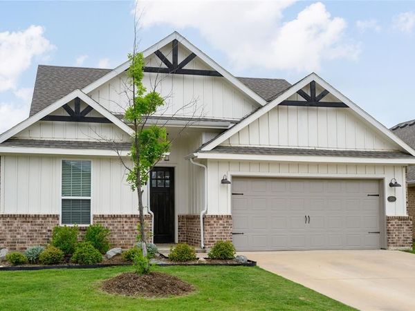 300 Bronco Drive, Pilot Point, TX 76258