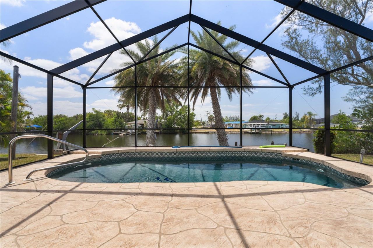 453 Carolyn Lane, Punta Gorda, FL 33950 Photo