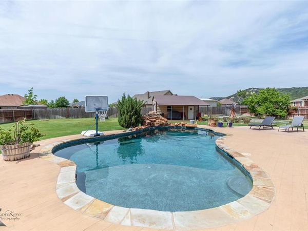 102 Wait Station Avenue, Tuscola, TX 79562