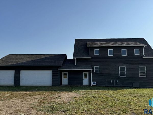 45442 275th St, Parker, SD 57053