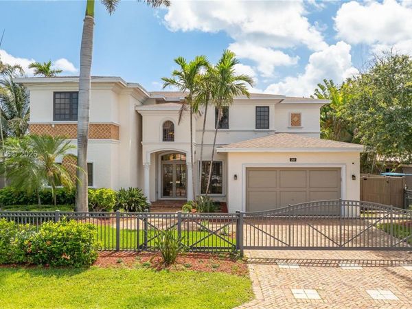 260 NE Wavecrest Ct, Boca Raton, FL 33432