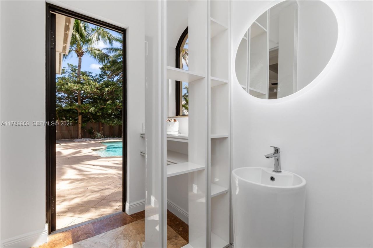 260 NE Wavecrest Ct, Boca Raton, FL 33432 Photo