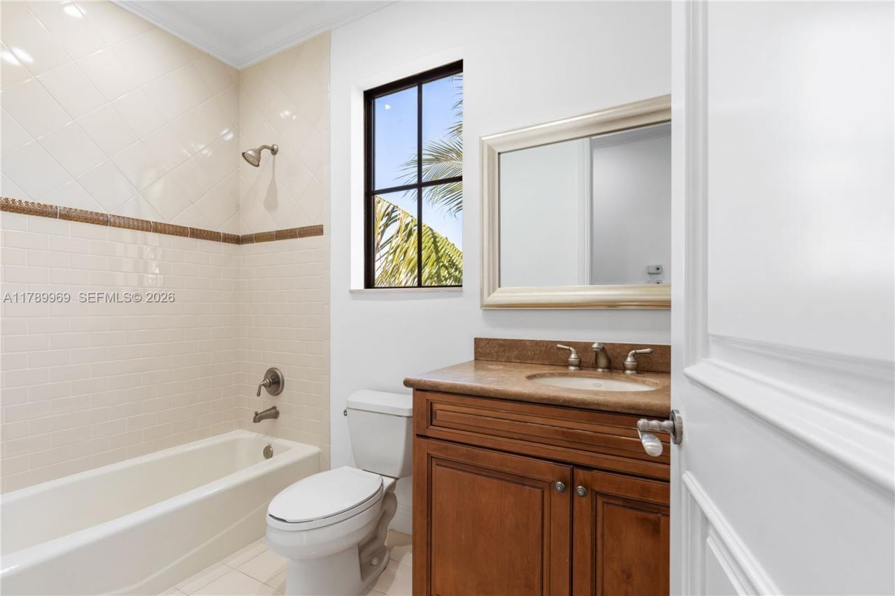 260 NE Wavecrest Ct, Boca Raton, FL 33432 Photo