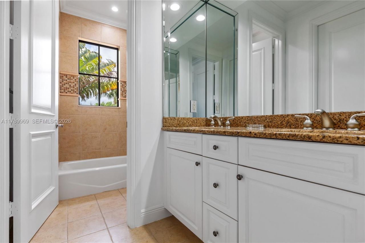 260 NE Wavecrest Ct, Boca Raton, FL 33432 Photo