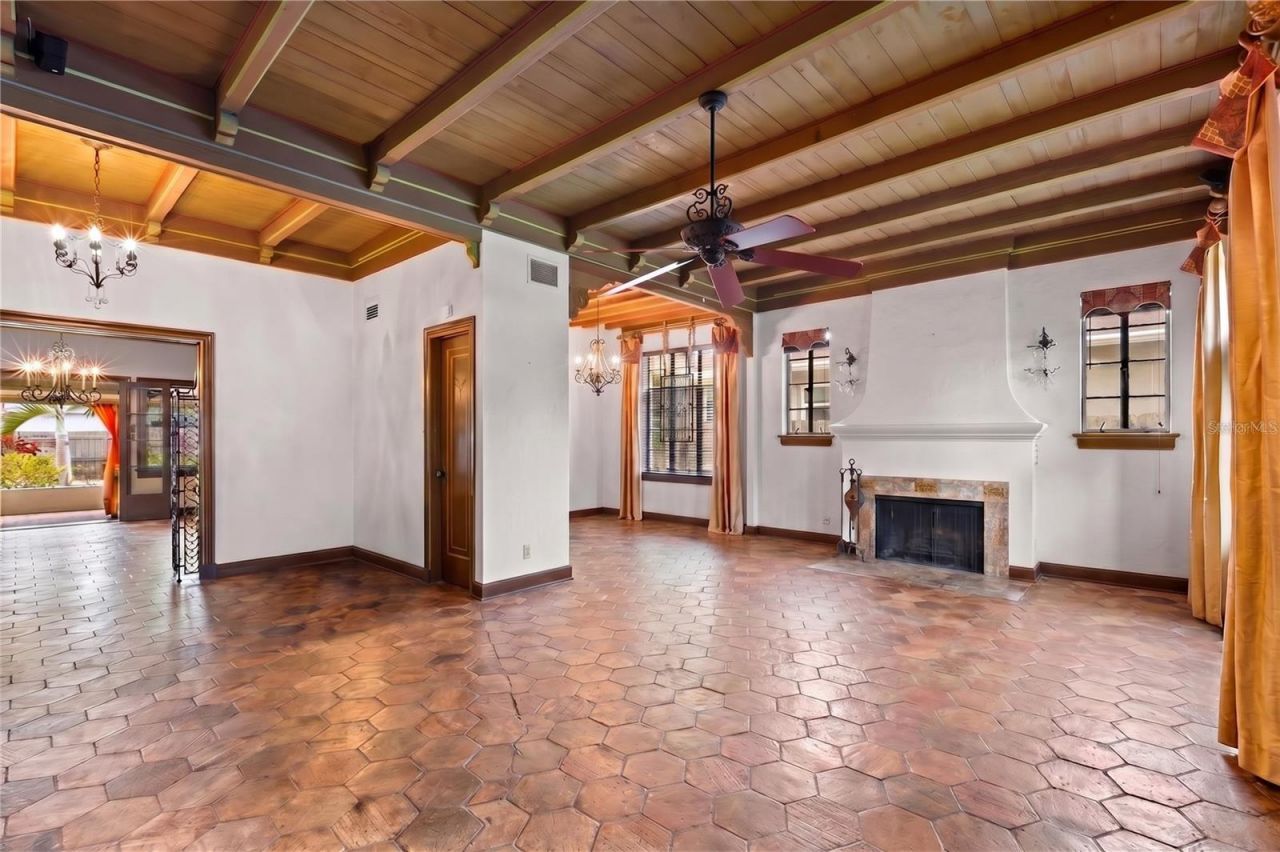 646 16th Avenue Ne, Saint Petersburg, FL 33704 Photo