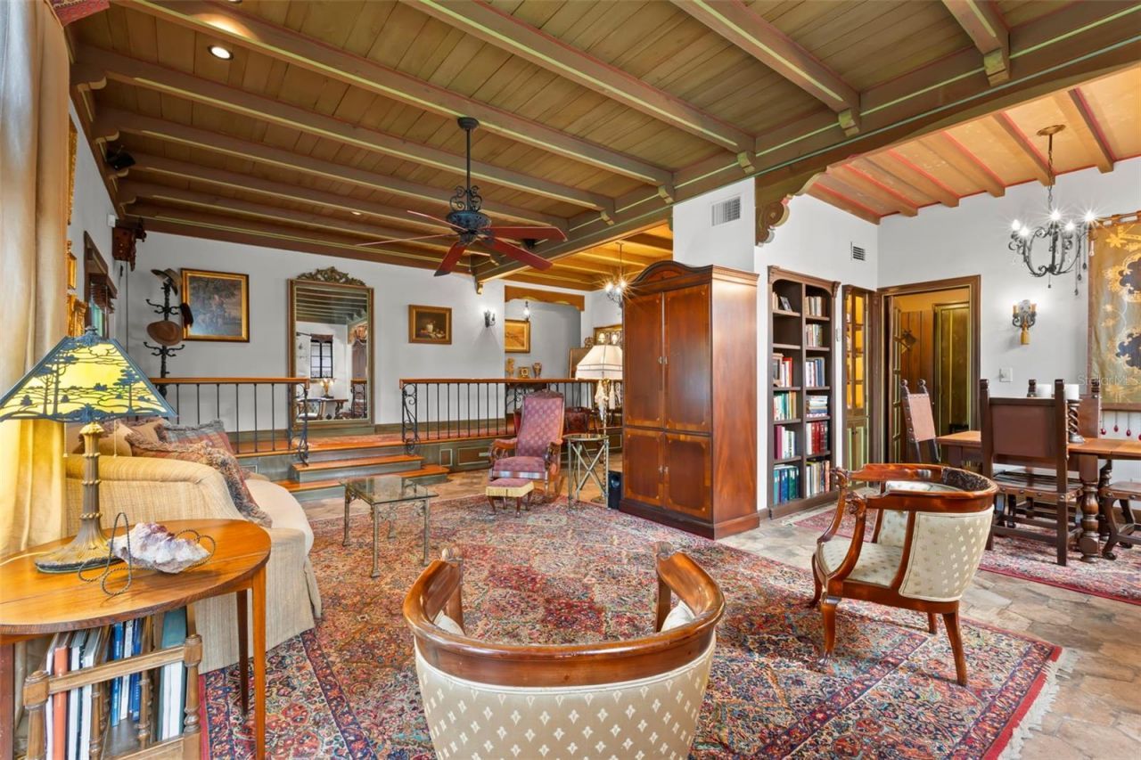 646 16th Avenue Ne, Saint Petersburg, FL 33704 Photo