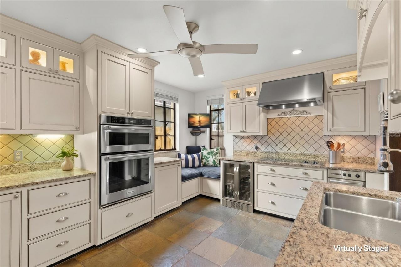 646 16th Avenue Ne, Saint Petersburg, FL 33704 Photo