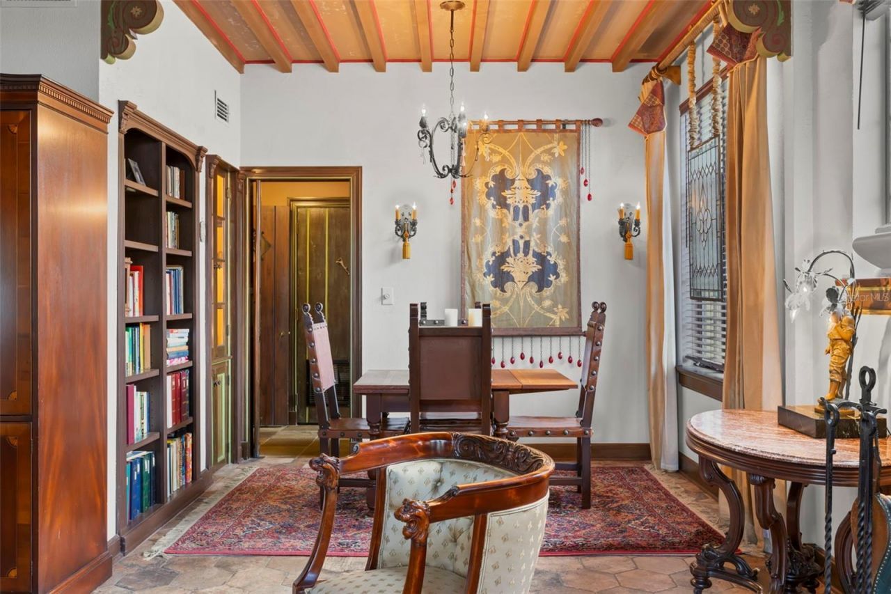 646 16th Avenue Ne, Saint Petersburg, FL 33704 Photo