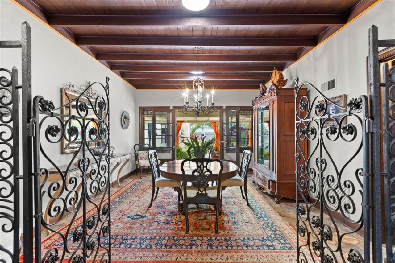 646 16th Avenue Ne, Saint Petersburg, FL 33704 Photo