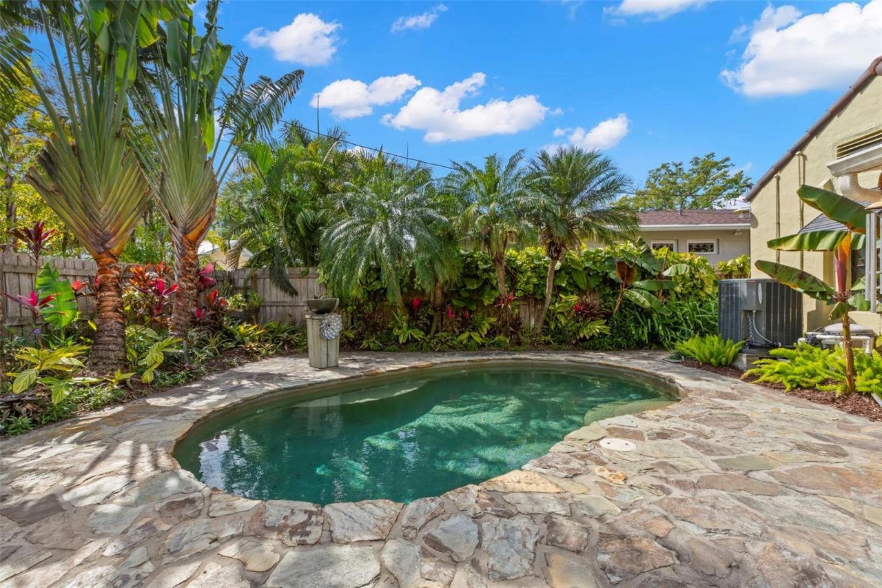 646 16th Avenue Ne, Saint Petersburg, FL 33704 Photo