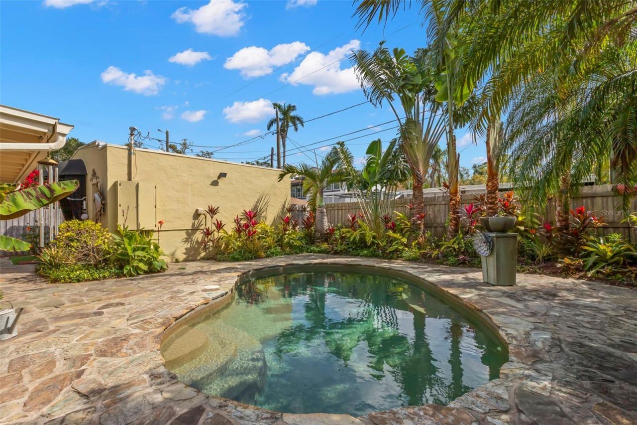 646 16th Avenue Ne, Saint Petersburg, FL 33704 Photo