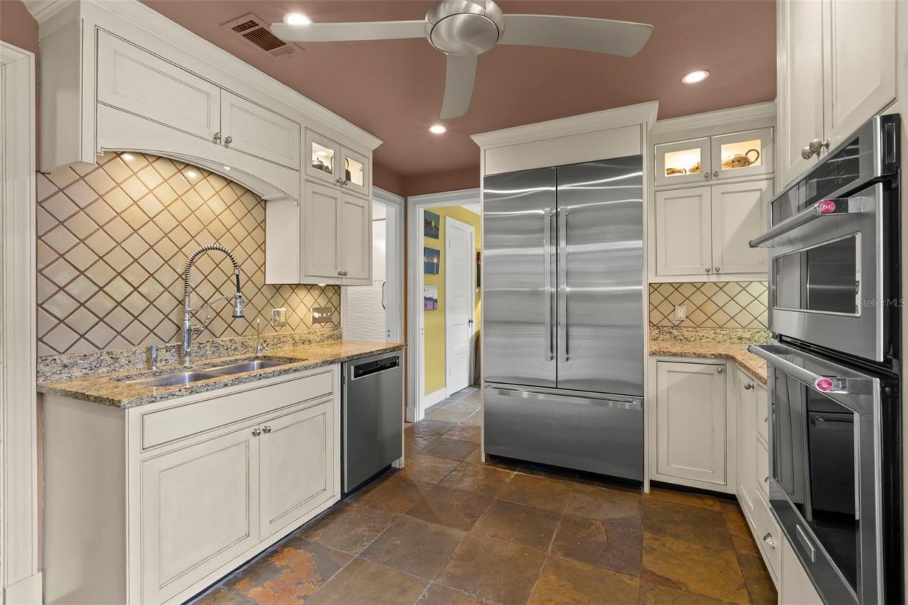 646 16th Avenue Ne, Saint Petersburg, FL 33704 Photo