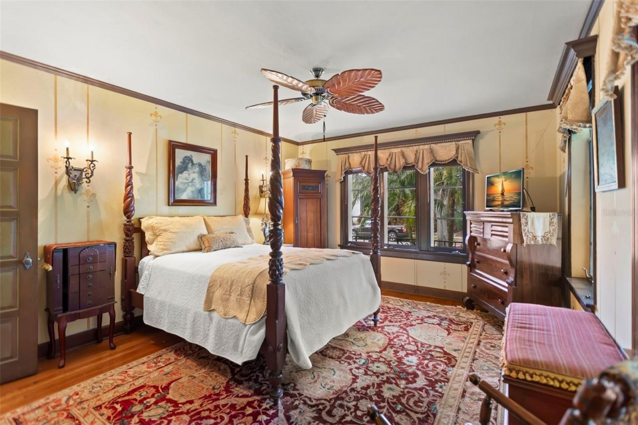 646 16th Avenue Ne, Saint Petersburg, FL 33704 Photo