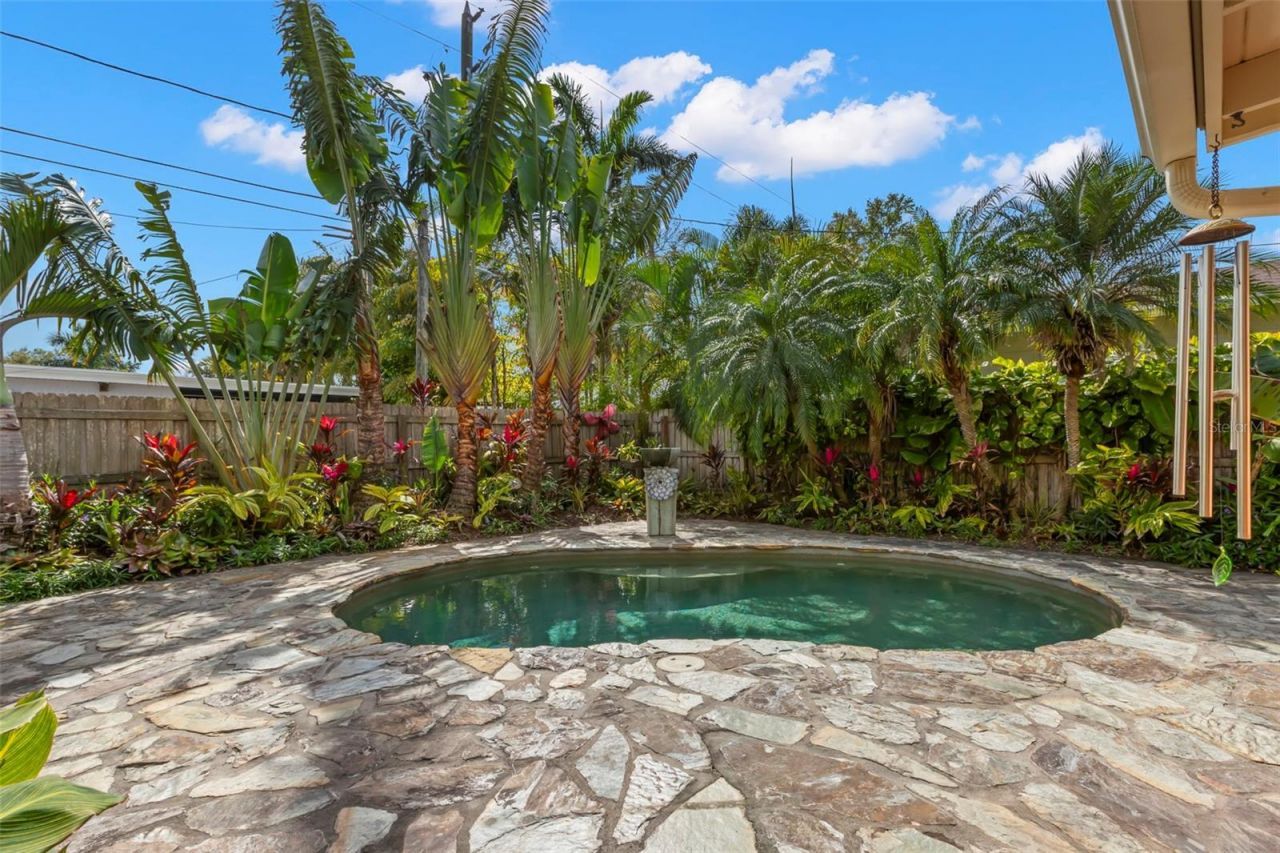 646 16th Avenue Ne, Saint Petersburg, FL 33704 Photo