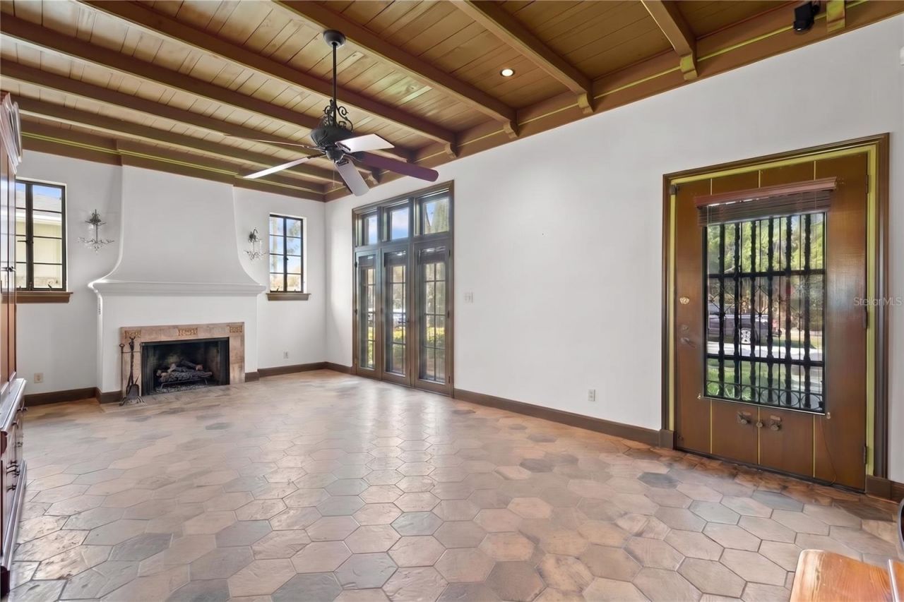 646 16th Avenue Ne, Saint Petersburg, FL 33704 Photo