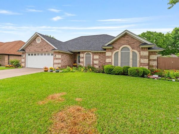 740 Bluebonnet Drive, Stephenville, TX 76401