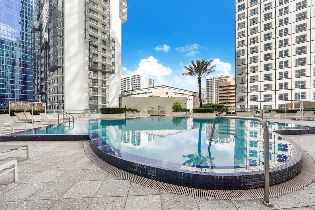 300 S Biscayne Blvd, Unit L-432, Miami, FL 33131 Photo