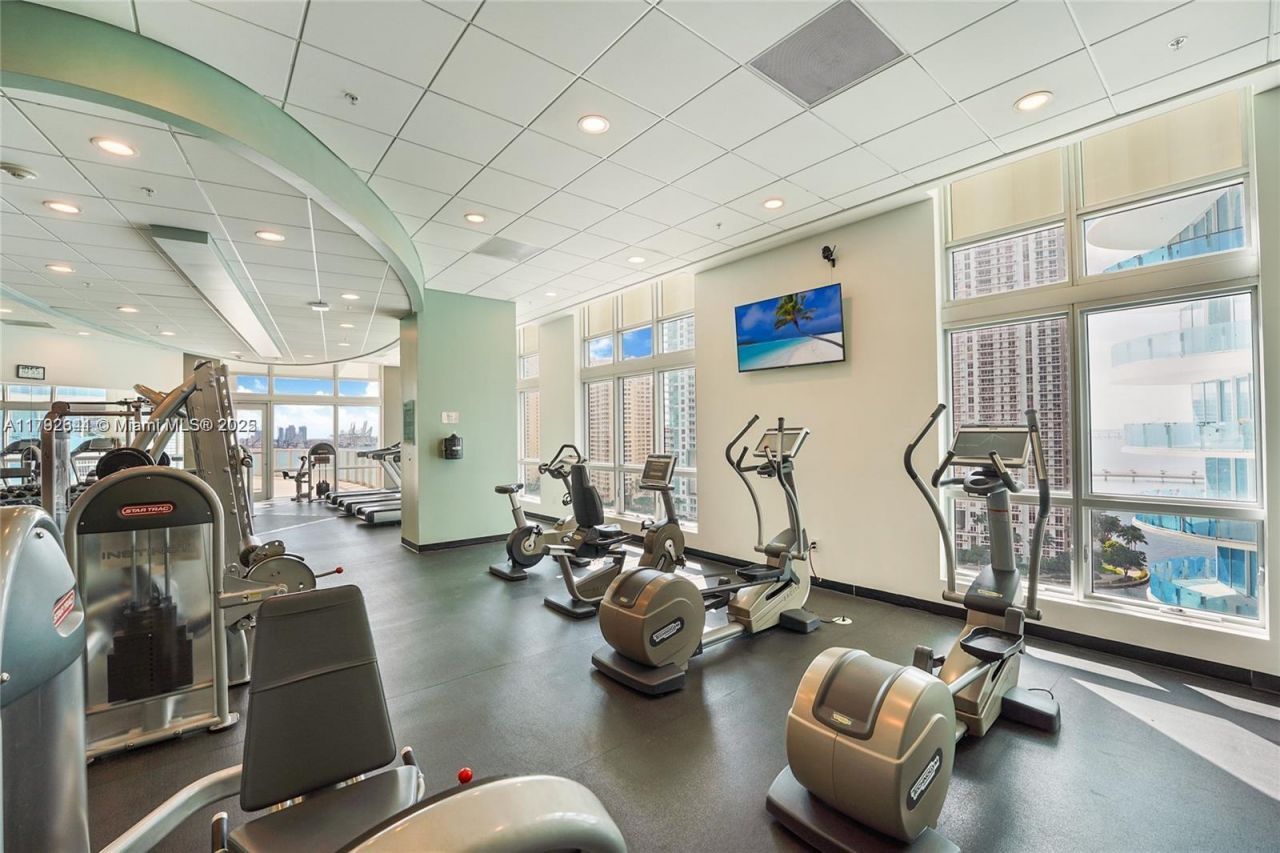 300 S Biscayne Blvd, Unit L-432, Miami, FL 33131 Photo