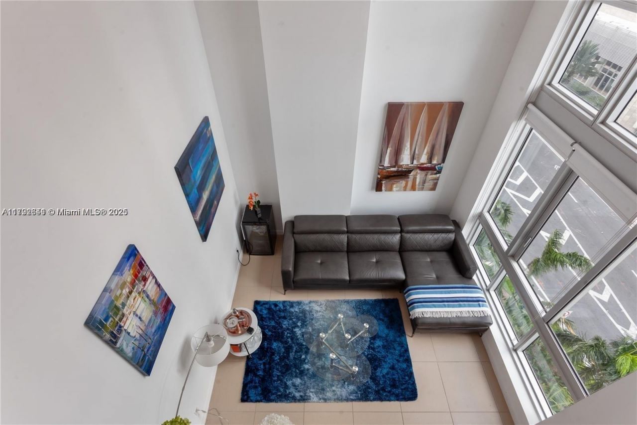 300 S Biscayne Blvd, Unit L-432, Miami, FL 33131 Photo