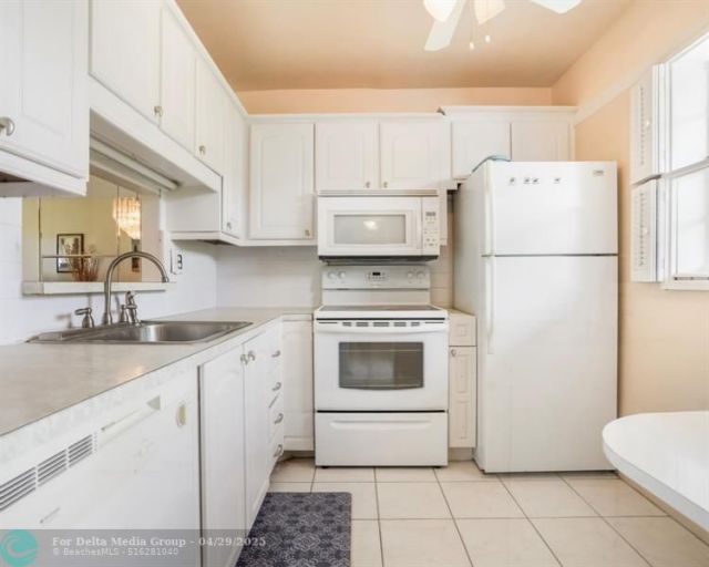 3400 NW 48th Avenue, Unit 611, Lauderdale Lakes, FL 33319 Photo