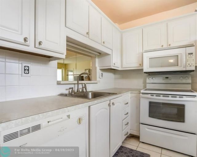 3400 NW 48th Avenue, Unit 611, Lauderdale Lakes, FL 33319 Photo