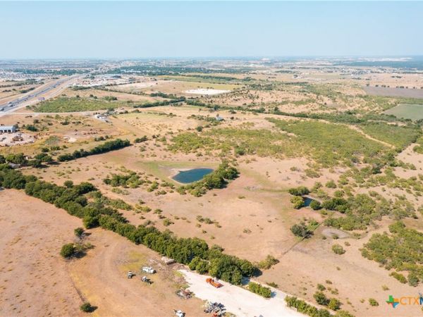 304 West Circle Way, Jarrell, TX 76537