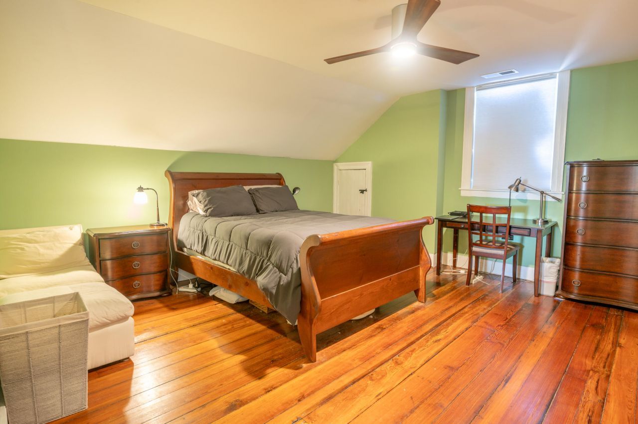 192 Ashley Avenue Photo 17