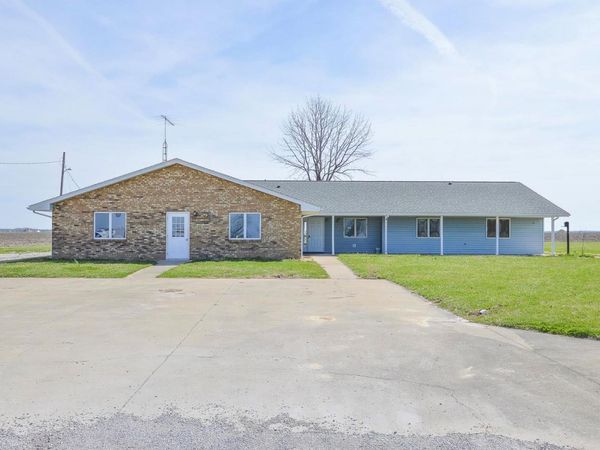 620 N Main Street, Hoyleton, IL 62803