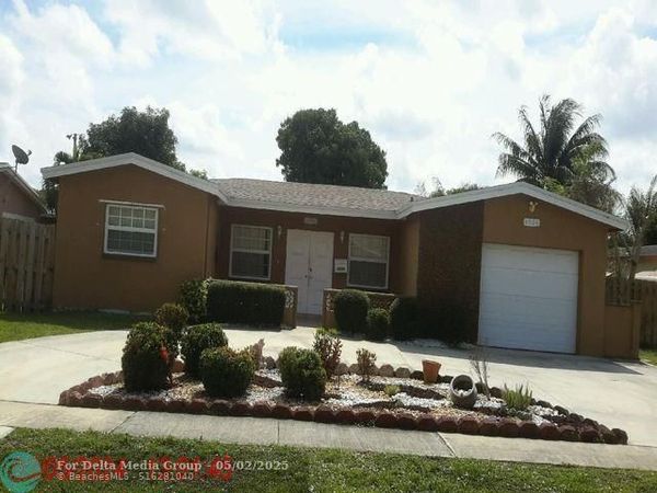 4506 NW 39th St, Lauderdale Lakes, FL 33319