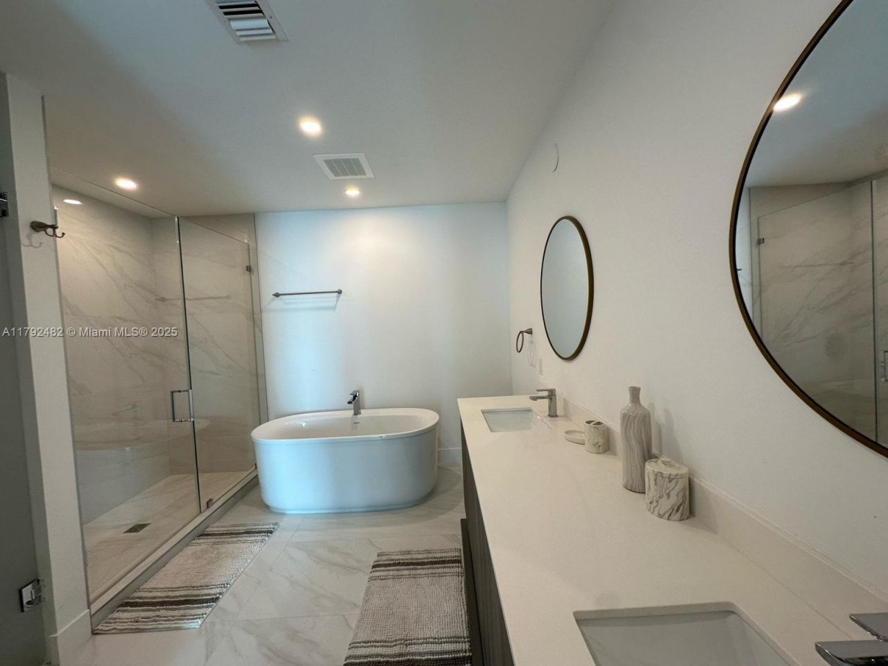 17550 Collins Ave, Unit 902, Sunny Isles Beach, FL 33160 Photo