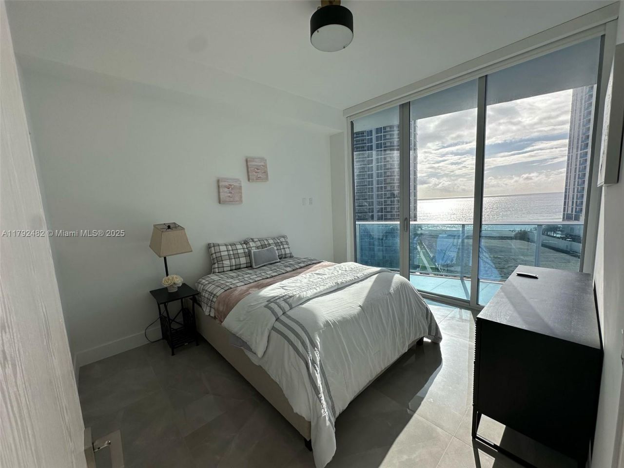 17550 Collins Ave, Unit 902, Sunny Isles Beach, FL 33160 Photo