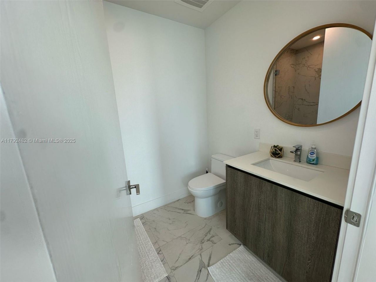 17550 Collins Ave, Unit 902, Sunny Isles Beach, FL 33160 Photo