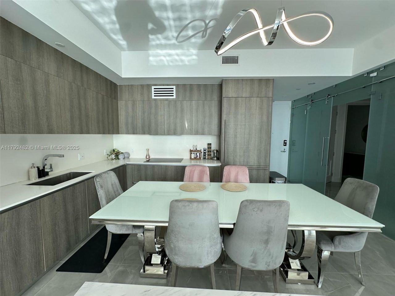 17550 Collins Ave, Unit 902, Sunny Isles Beach, FL 33160 Photo