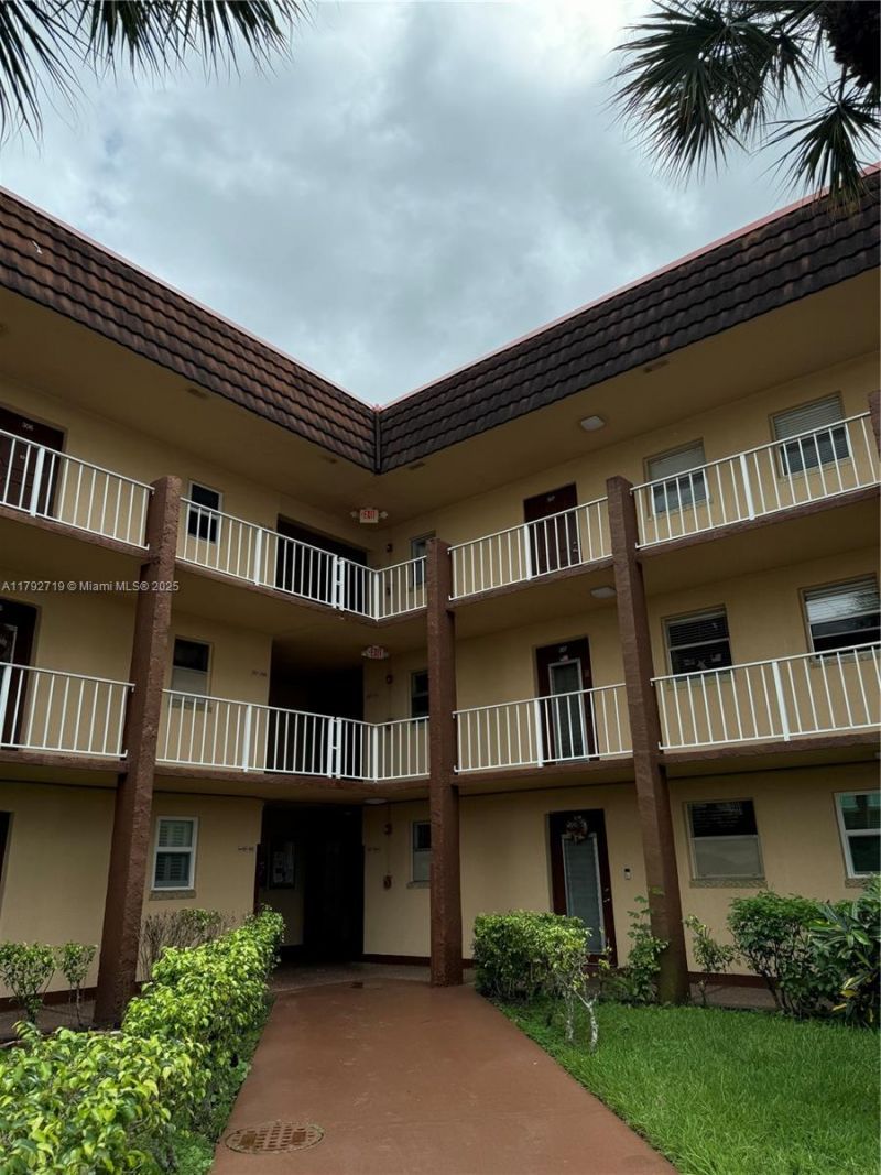 2900 N Pine Island Rd, Unit 307, Sunrise, FL 33322 Photo