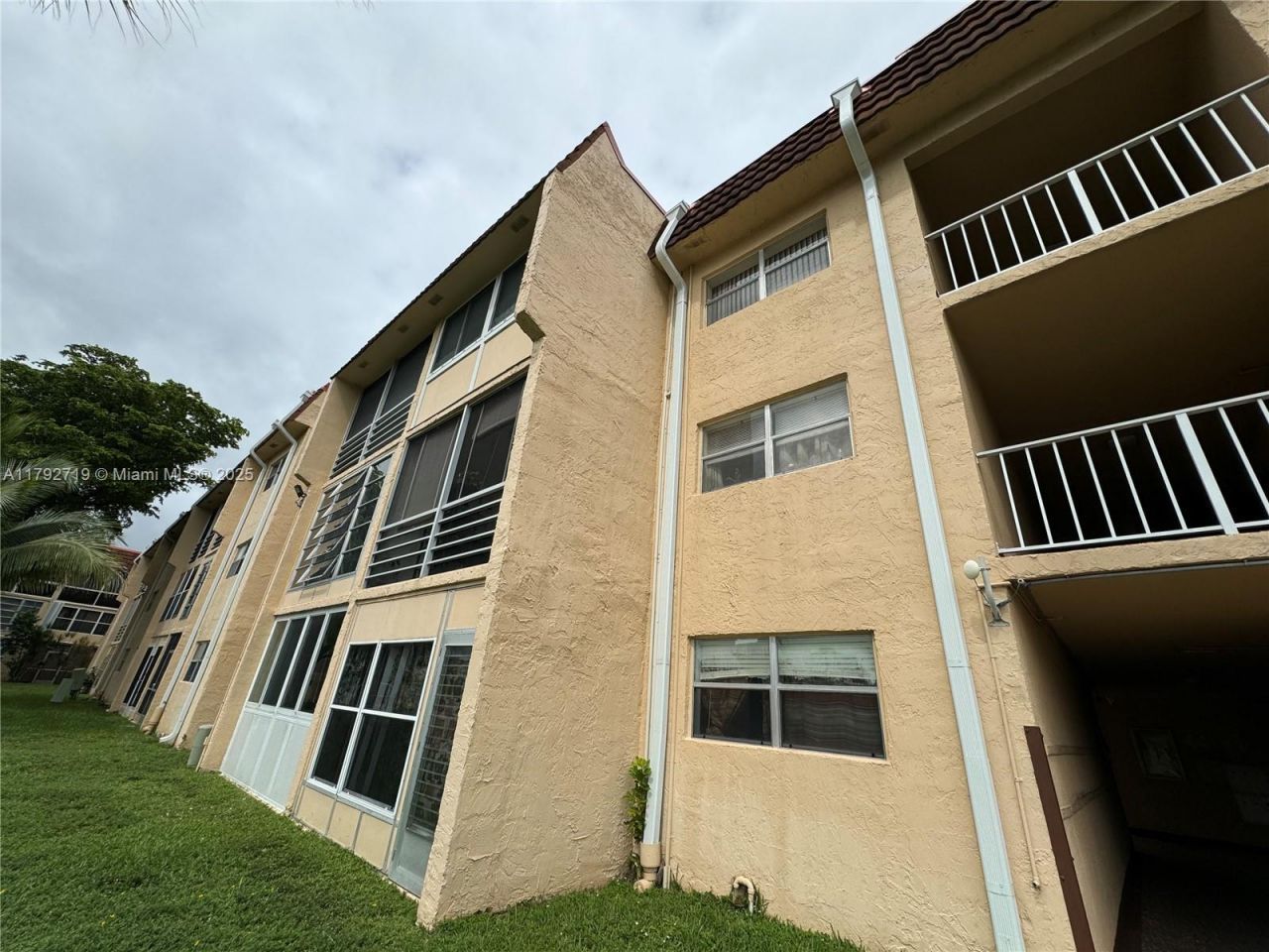 2900 N Pine Island Rd, Unit 307, Sunrise, FL 33322 Photo