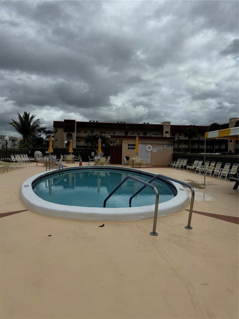 2900 N Pine Island Rd, Unit 307, Sunrise, FL 33322 Photo