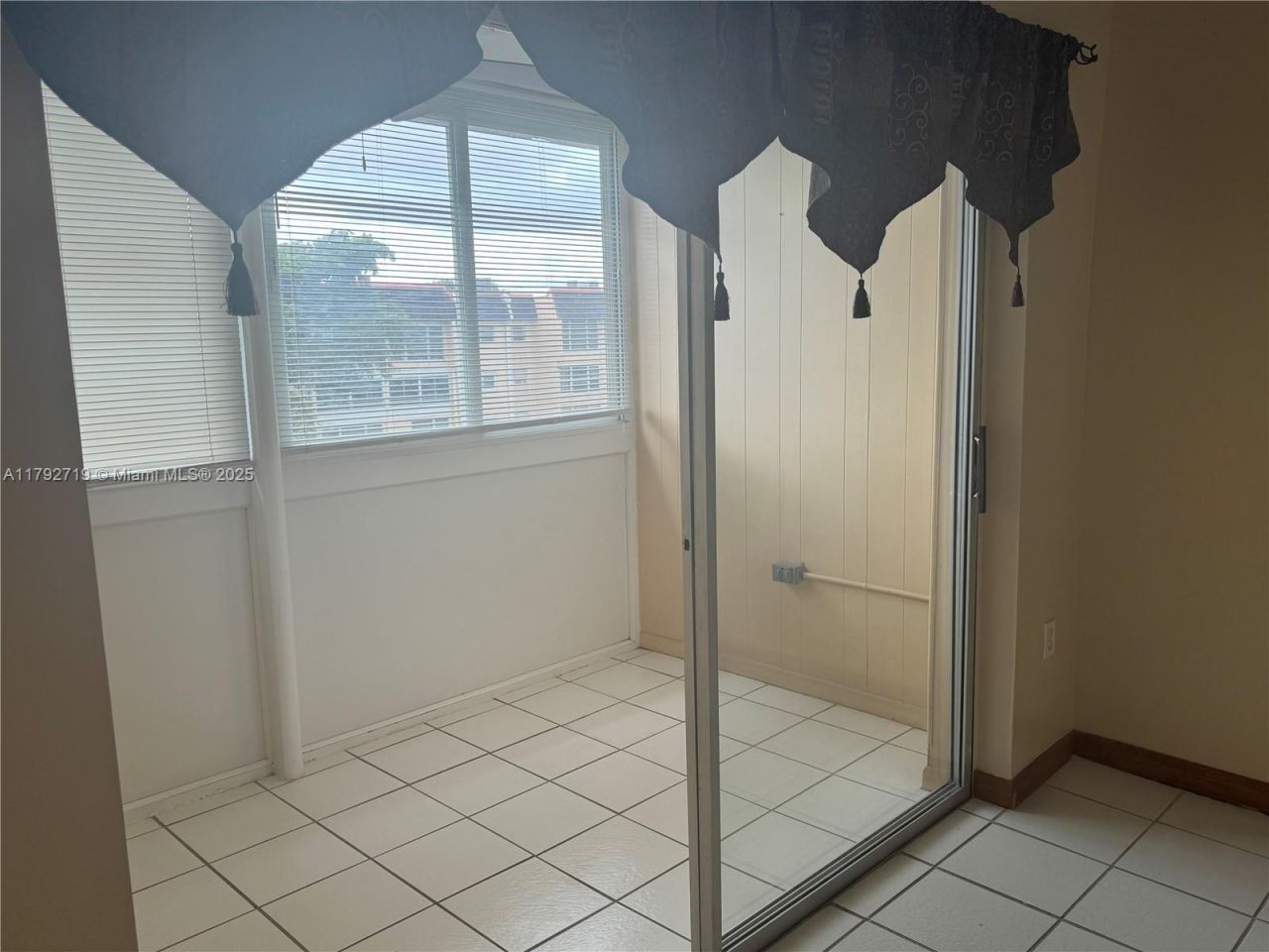 2900 N Pine Island Rd, Unit 307, Sunrise, FL 33322 Photo