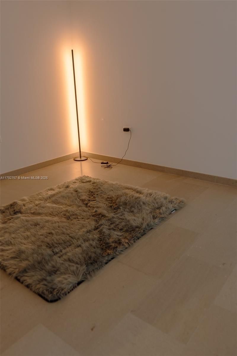 68 SE 6th St, Unit 1204, Miami, FL 33131 Photo