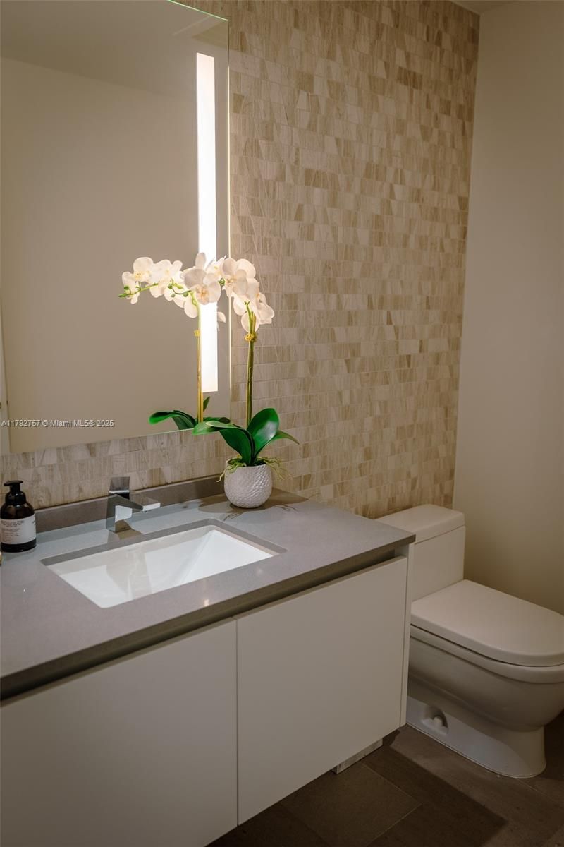 68 SE 6th St, Unit 1204, Miami, FL 33131 Photo