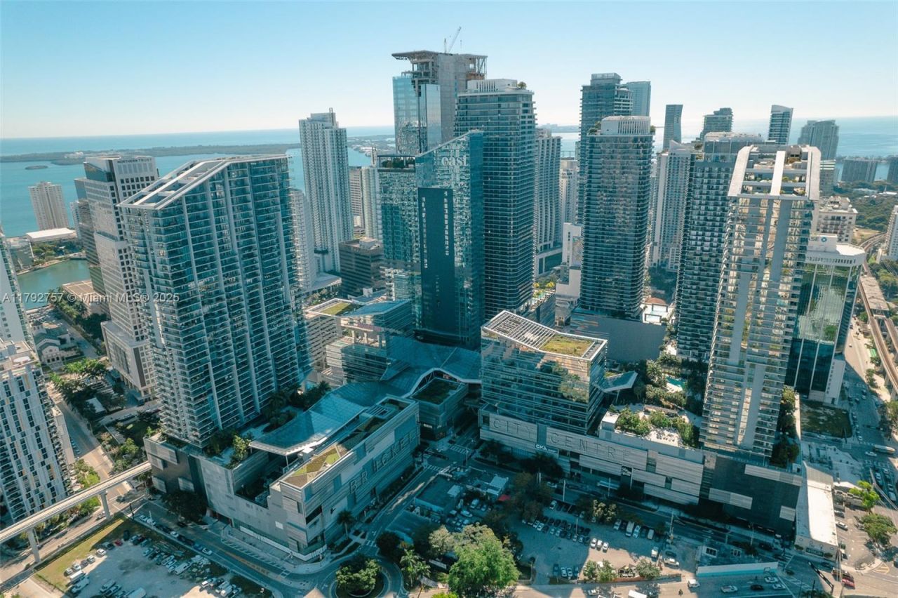 68 SE 6th St, Unit 1204, Miami, FL 33131 Photo