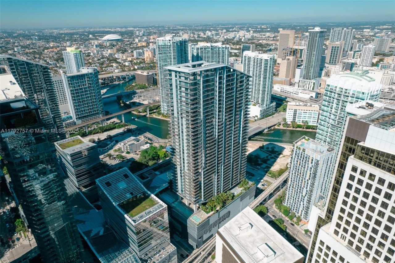 68 SE 6th St, Unit 1204, Miami, FL 33131 Photo