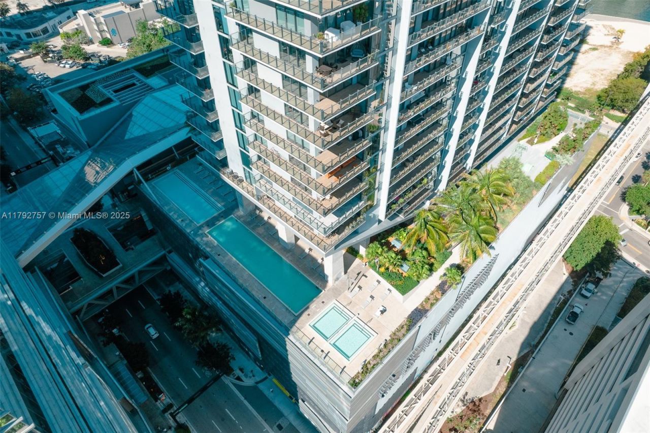 68 SE 6th St, Unit 1204, Miami, FL 33131 Photo