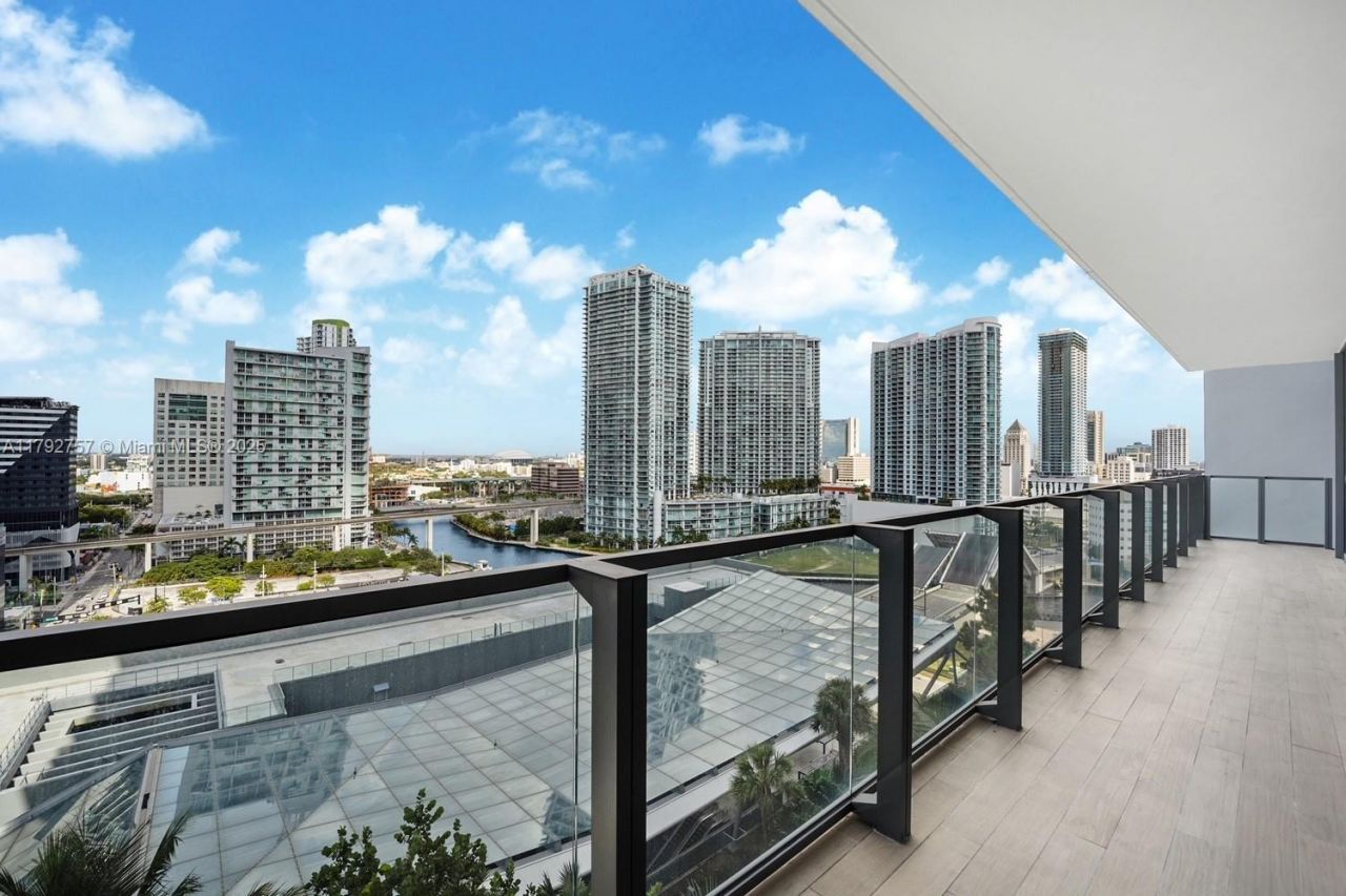 68 SE 6th St, Unit 1204, Miami, FL 33131 Photo