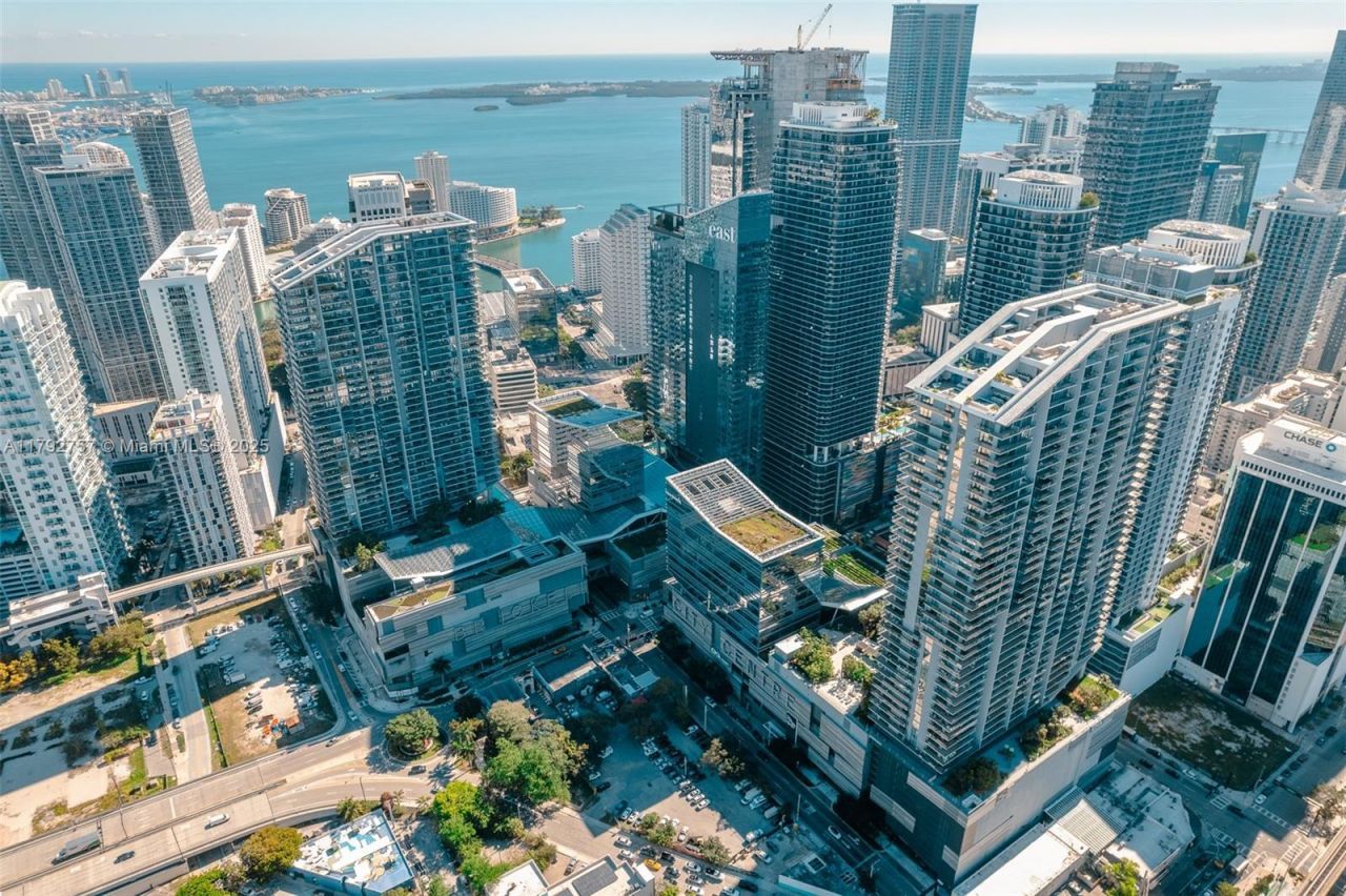 68 SE 6th St, Unit 1204, Miami, FL 33131 Photo