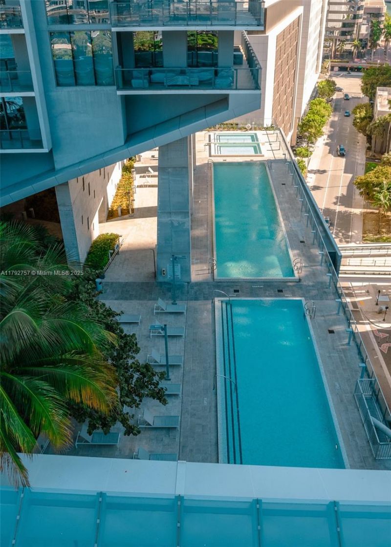 68 SE 6th St, Unit 1204, Miami, FL 33131 Photo