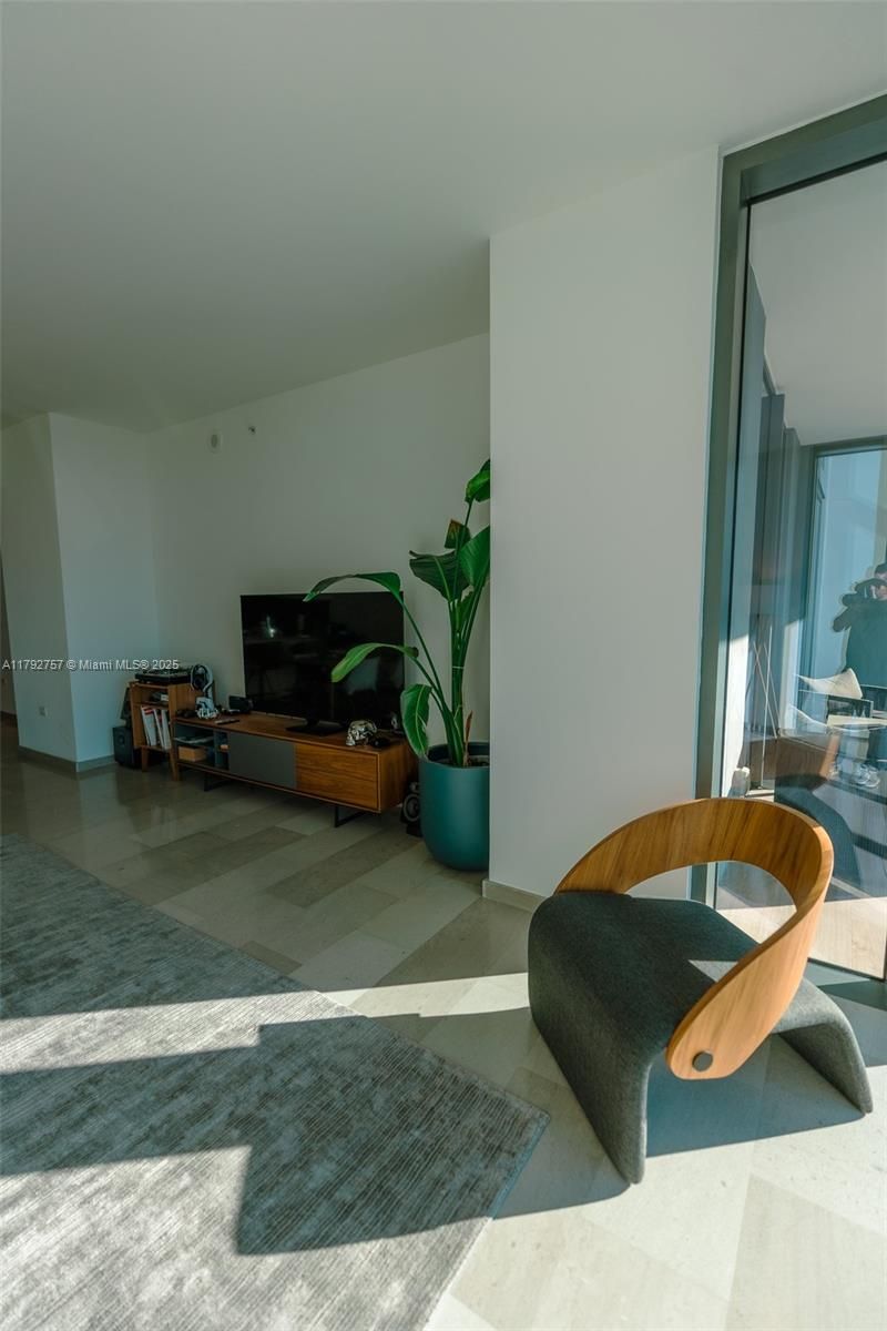 68 SE 6th St, Unit 1204, Miami, FL 33131 Photo