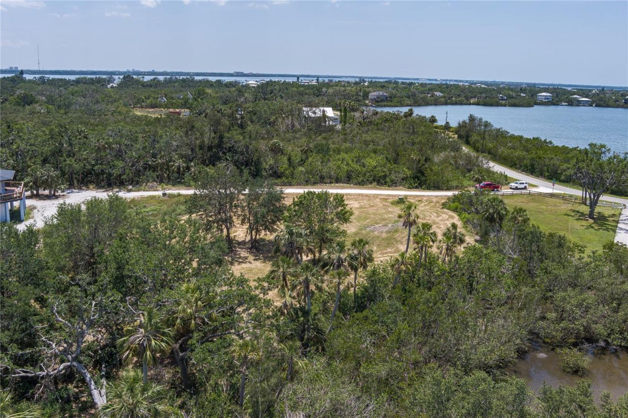 818 Bayou Point Court, Terra Ceia, FL 34250 Photo