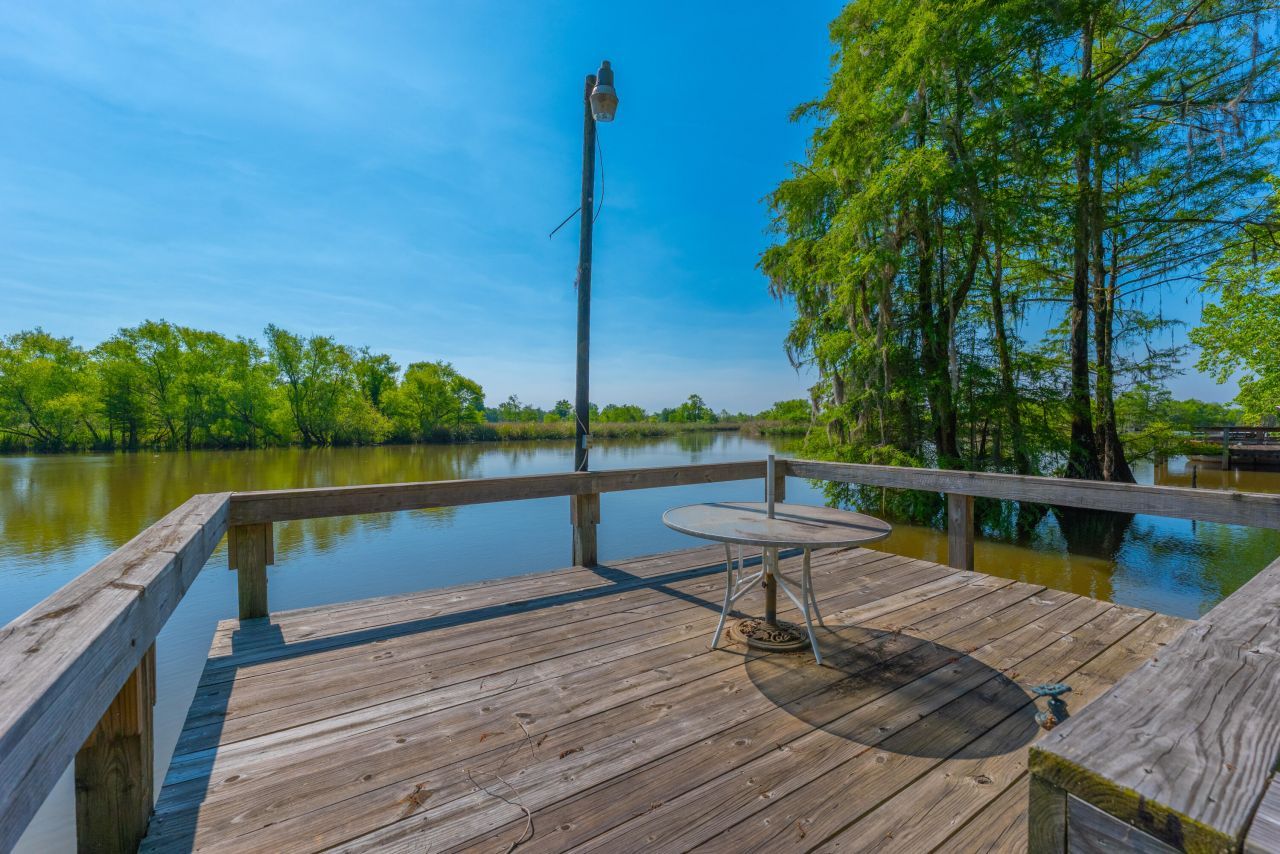 141 Stoudenmire Drive Photo 1