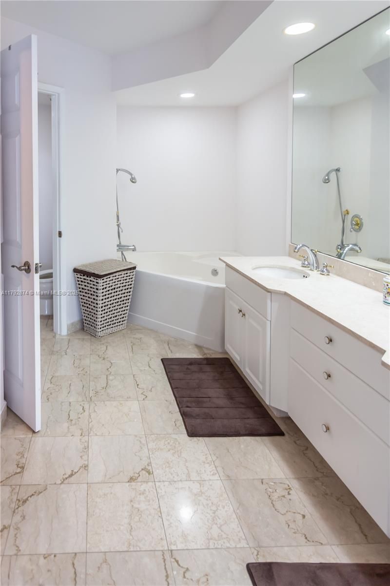 3370 Hidden Bay Dr, Unit 3109, Aventura, FL 33180 Photo